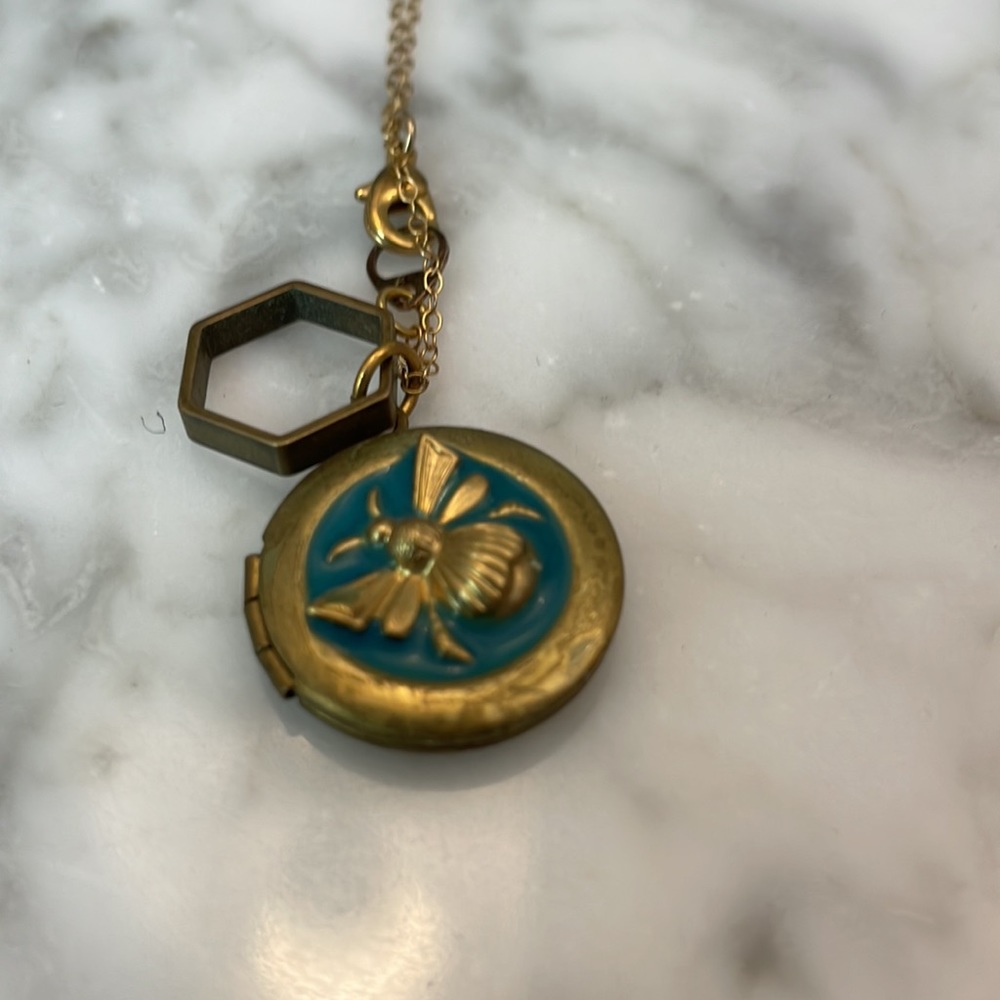 Necklace Bundle - Picture 4 of 5